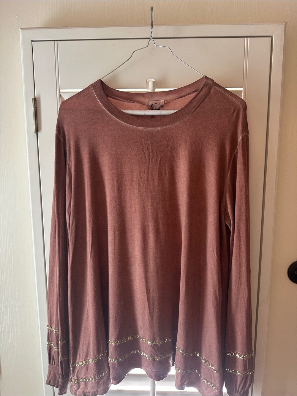 POL Soft Mauve Long-Sleeve Women’s Top with Metallic Trim Small